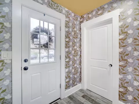 Entry Way - 38 Warner Ave, Springfield, NJ 07081 photo 3 of 4