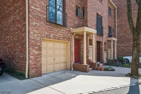 17 Mews Ln, South Orange Village, NJ 07079