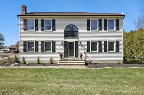 17 Garden St, East Hanover, NJ 07936