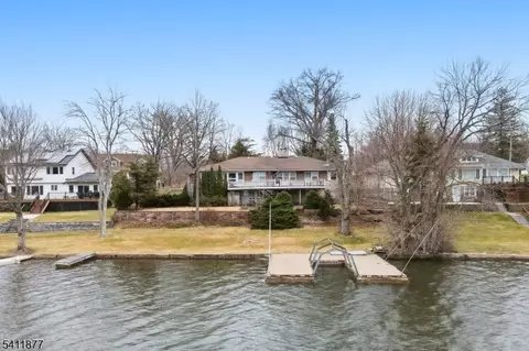 108 Long Pond Rd, Hewitt, NJ 07421