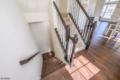 Entry Way - 59 Carter Rd, Haskell, NJ 07420 photo 2 of 4