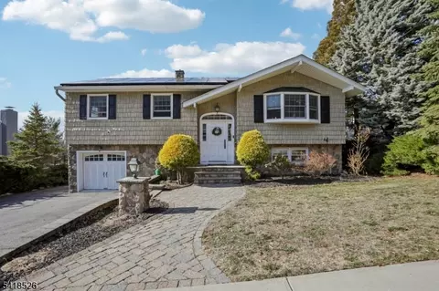 27 Borman Dr, Wanaque, NJ 07465