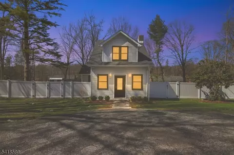 208 Annisquam Rd, Vernon Twp, NJ 07422