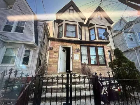 285 N 6th St, Newark, NJ 07107