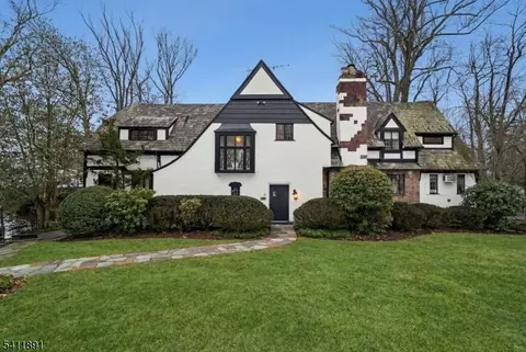 20 Barnsdale Rd, Short Hills, NJ 07078