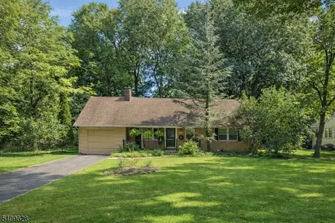 1944 Parkwood Dr, Scotch Plains, NJ 07076