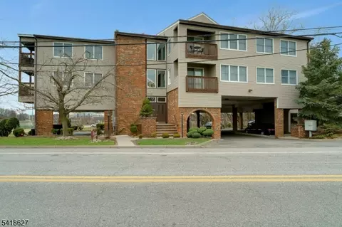 779 Riverside Ave #104, Lyndhurst, NJ 07071