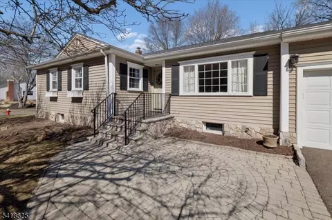 629 Pulis Ave, Mahwah, NJ 07430