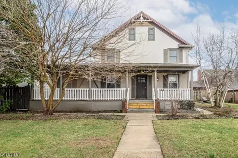 324 N 8th Ave, Manville, NJ 08835