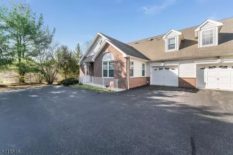 1 Joseph Dr, Flemington, NJ 08822