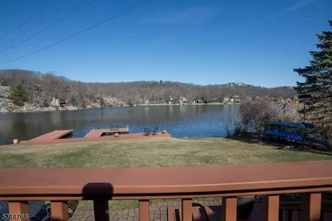 5 Marine Ter, Sparta, NJ 07871