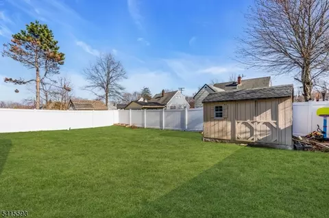 60 Watson Dr, Dover, NJ 07801 photo 32