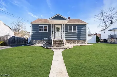 60 Watson Dr, Dover, NJ 07801 photo 2