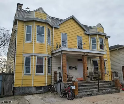 326 Elm St, Perth Amboy, NJ 08861