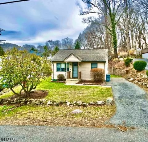 51 Terrace Ave, Butler, NJ 07405