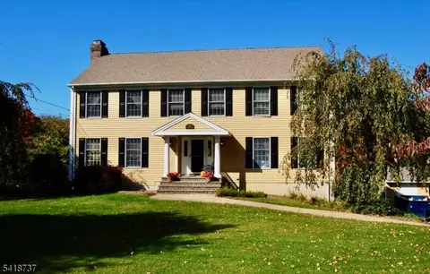 189 Schoolhouse Rd, Oak Ridge, NJ 07438