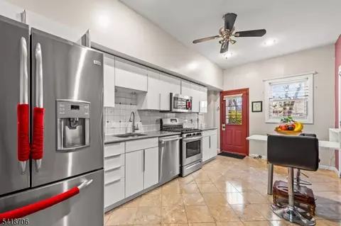 102 Treacy Ave, Newark, NJ 07108