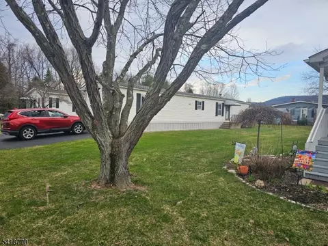 10 Clover, Belvidere, NJ 07823