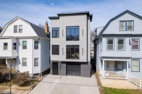 31 Grace St, Irvington, NJ 07111