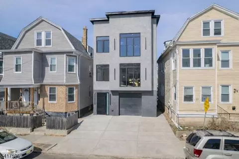39 Grace St, Irvington, NJ 07111