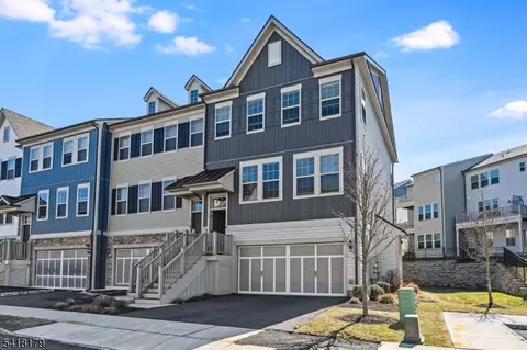 14 Marigold Ct, Warren, NJ 07059
