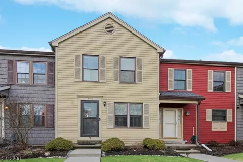 7 Duck Hawk Ct, Hackettstown, NJ 07840