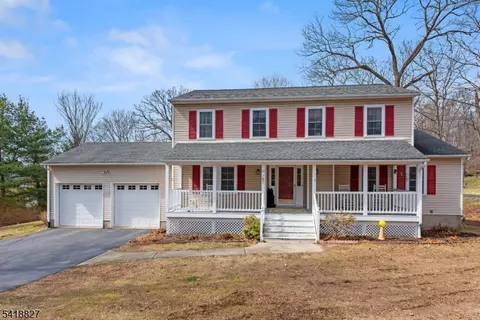 20 Windjammer Dr, Lake Hopatcong, NJ 07849