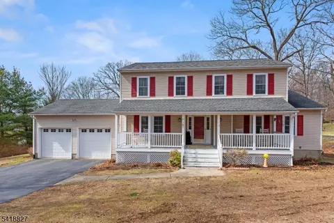 20 Windjammer Dr, Lake Hopatcong, NJ 07849
