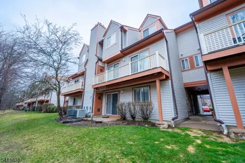 50 Woods Edge Dr #50, Succasunna, NJ 07876