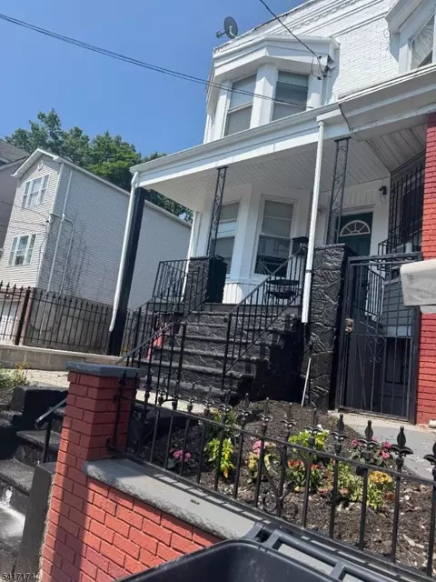 40 N 7th St, Newark, NJ 07107