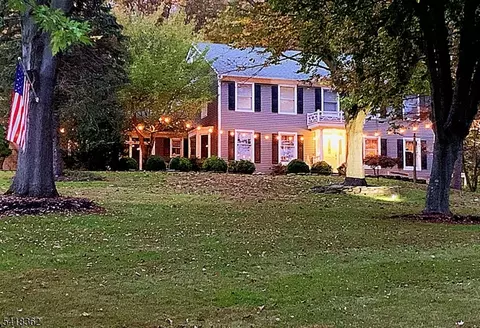 6 Fawn Ridge Rd, Lebanon, NJ 08833