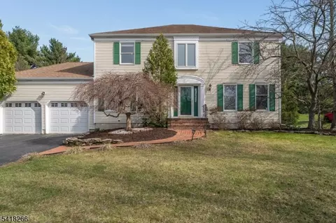 19 Reading Rd, Flemington, NJ 08822