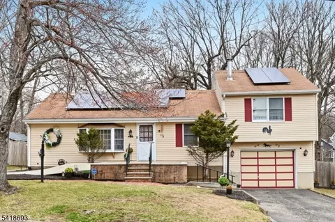 15 Colgate Rd, Oakland, NJ 07436
