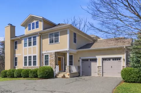 8 Park Pl, Mountain Lakes, NJ 07046