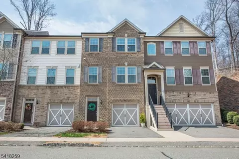 94 Albert Ct, Randolph, NJ 07869