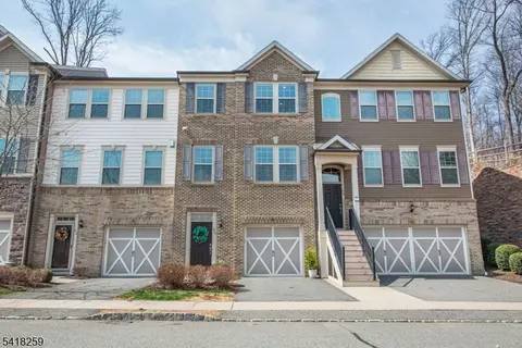 94 Albert Ct, Randolph, NJ 07869