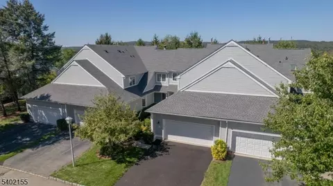 27 Cobblestone Ter, Montville, NJ 07045