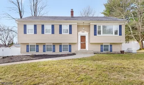 12 Mile Dr, Chester, NJ 07930