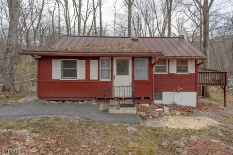 13 Glenwood Ln, Sussex, NJ 07461
