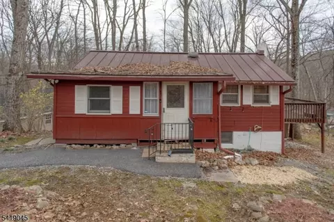 13 Glenwood Ln, Sussex, NJ 07461