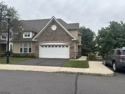 14 Fehervari Ct, Somerset, NJ 08873