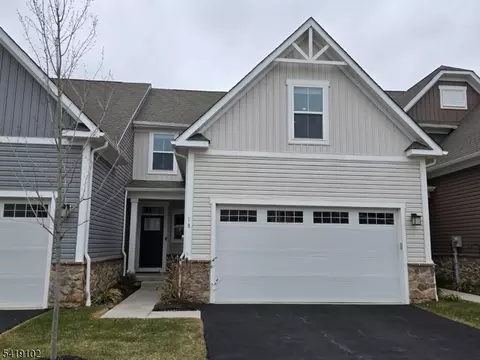18 Sparrowhawk St, Washington, NJ 07882