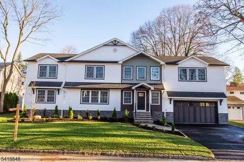 44 4th Ave, Roseland, NJ 07068