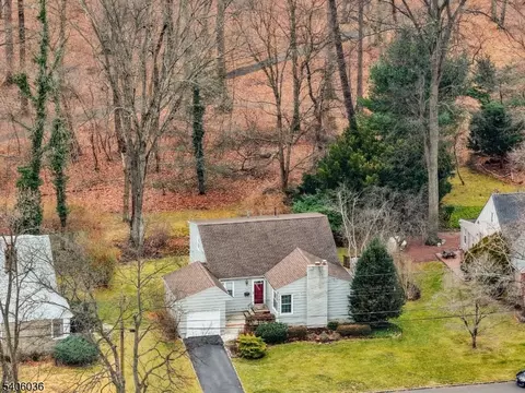 50 Tamaques Way, Westfield, NJ 07090