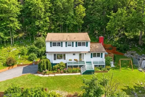 629 W Shore Trl, Sparta, NJ 07871