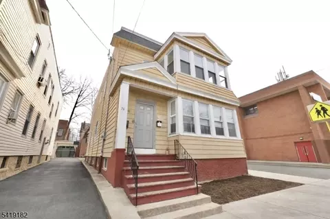76 Aldine St, Newark, NJ 07112