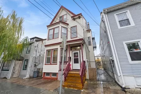 21 Olive St, Paterson, NJ 07501