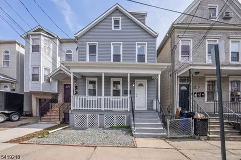 216 Delaware St, Elizabeth City, NJ 07206