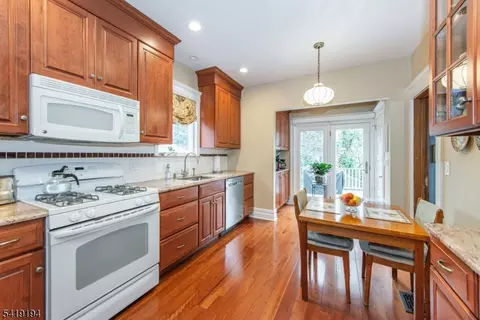 8 Appleton Rd, Bloomfield, NJ 07003 photo 20