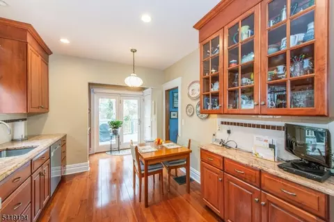 8 Appleton Rd, Bloomfield, NJ 07003 photo 21
